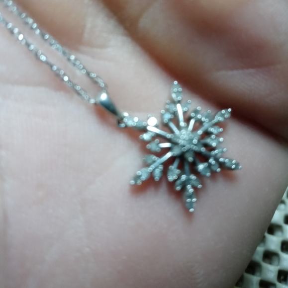 Necklace - Picture 2 of 4